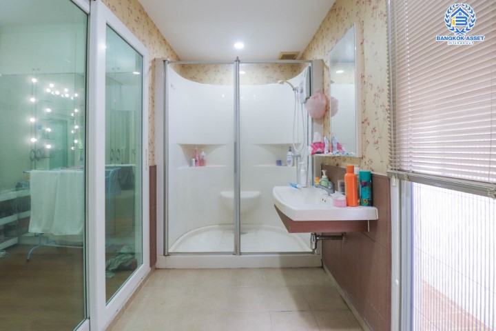 *****บ้านเดี่ยวมือสอง คุณภาพระดับแบรนด์ Q.House ม.คาซ่าวิลล์ ราชพฤกษ์-แจ้งวัฒนะ เนื้อที่กว้างเกือบ 100 ตร.ว. หลังใหญ่ที่สุดในโครงการ! ฟังก์ชัน 3 ห้องนอน 3 ห้องน้ำ จอดรถได้ 2 คัน โครงการตั้งบนทำเลเดินทางสะดวก ติดถนนราชพฤกษ์ ใกล้ทางด่วน "แจ้งวัฒนะ" จองด่วน!